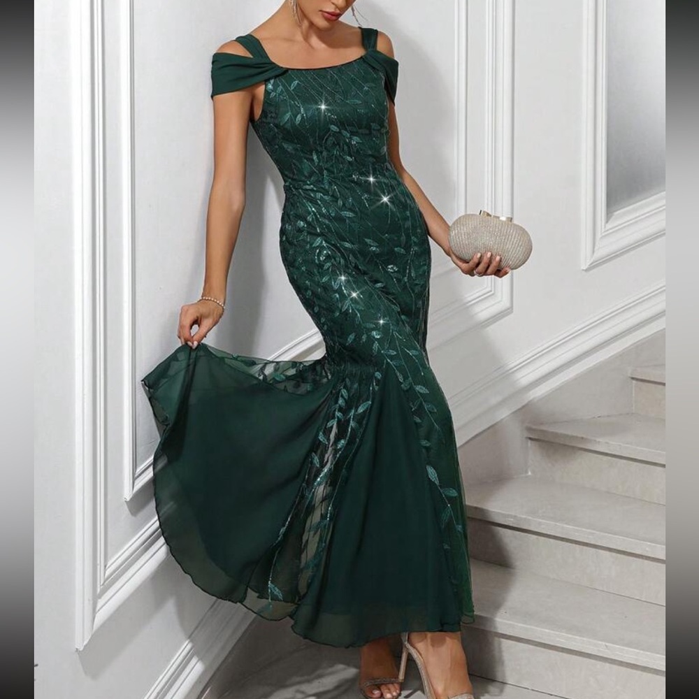 Luxe green cold shoulder mermaid hem party prom sequins dress